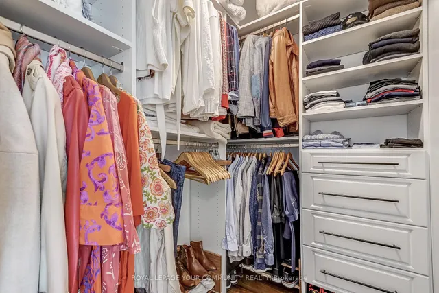 Additional image 30 of 1641 Allan Cres Cres