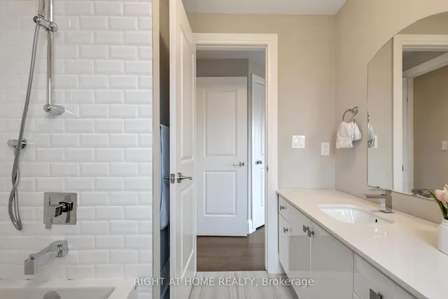 Additional image 20 of 2 Helen Ave