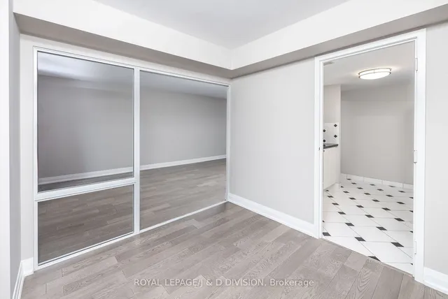 Additional image 17 of 717 Bay St Unit 1004