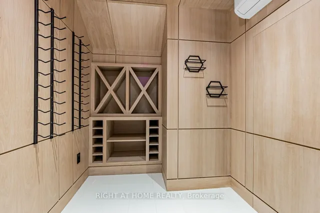 Additional image 28 of 677 Huron St