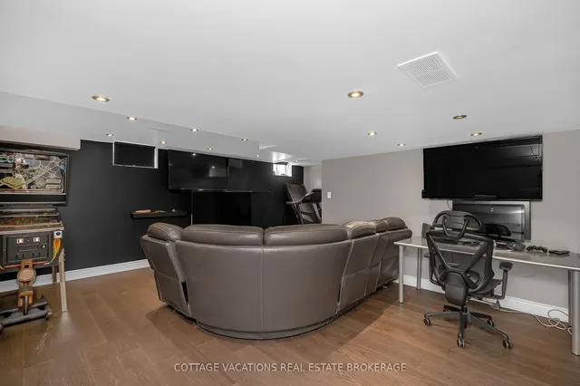 Additional image 17 of 2396 Emerson Dr