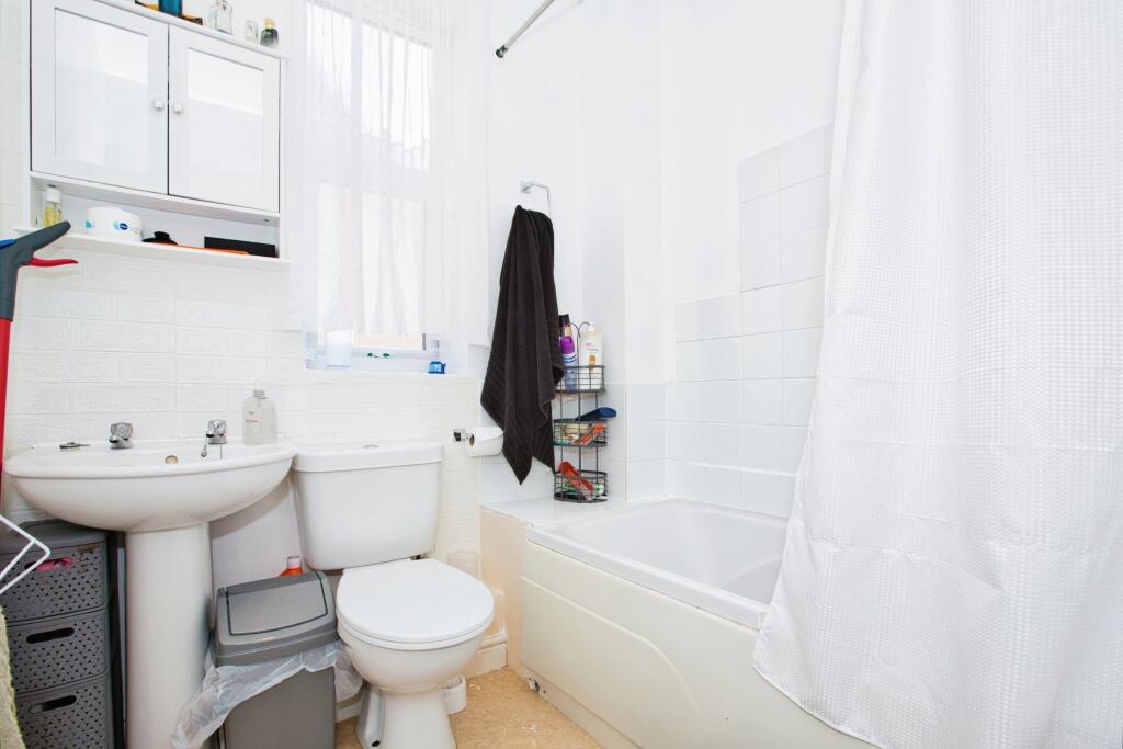 Additional image 5 of Crofton Avenue, YEOVIL, Somerset, BA21