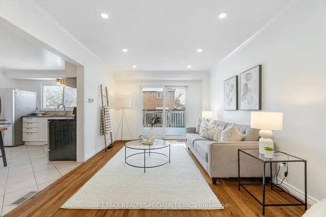 Additional image 18 of 563 Farmstead Dr