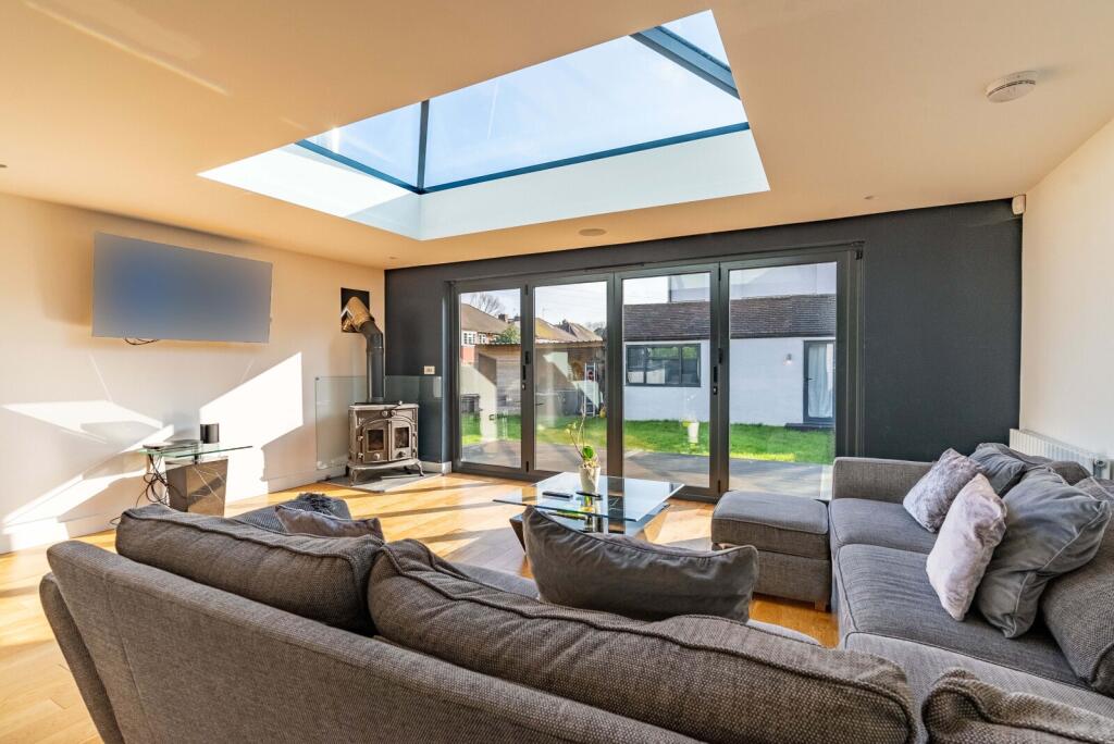 Additional image 4 of Driftwood Avenue, St. Albans, Hertfordshire, AL2