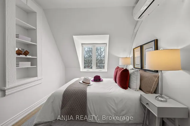 Additional image 23 of 165 Howland Ave