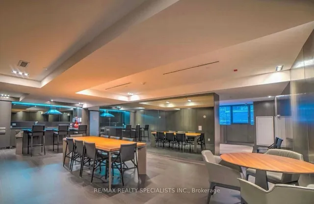 Additional image 21 of 15 Beverley St Unit 905