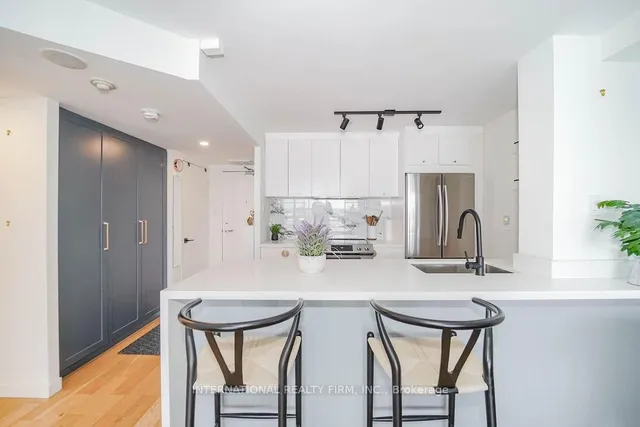 Additional image 7 of 725 King St Unit 811