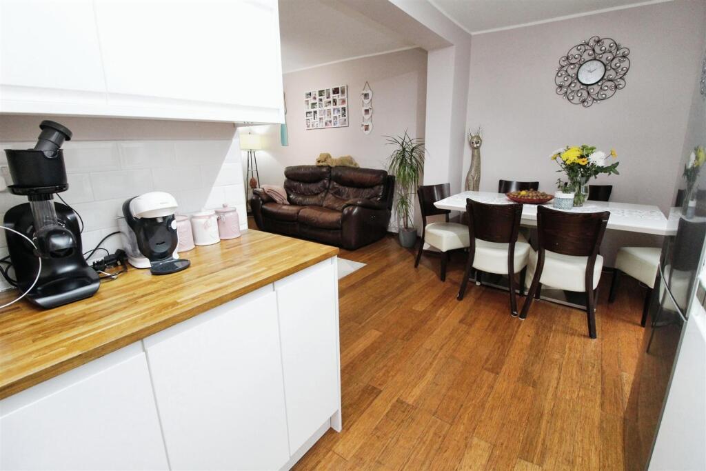 Additional image 4 of Mandale Road, Bradford, BD6 3JX