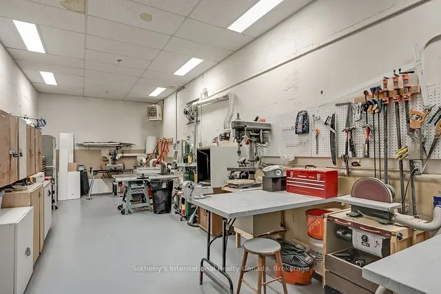 Additional image 35 of 1359 White Oaks Blvd Unit 103