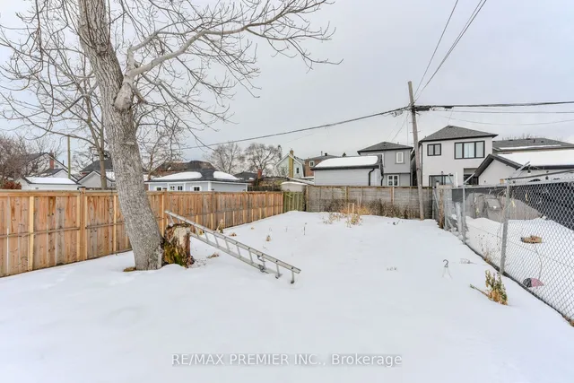 Additional image 36 of 165 Lambton Ave