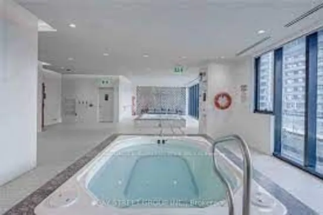 Additional image 4 of 575 Bloor St Unit 1406