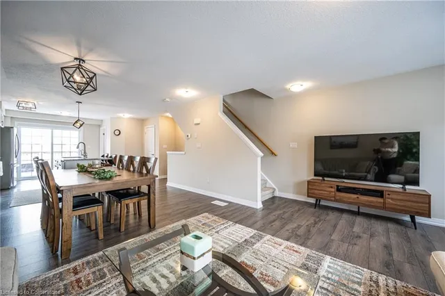 Additional image 15 of 16 Bank Swallow Cres