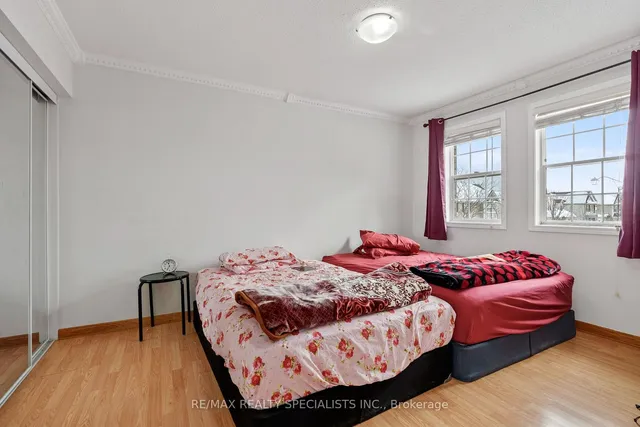 Additional image 28 of 674 Irving Terr