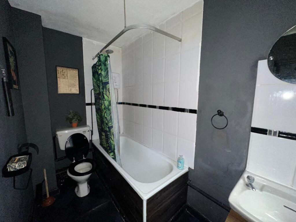 Additional image 9 of Flat 2, 18 Woodstock Road, Moseley, Birmingham, B13 9BA