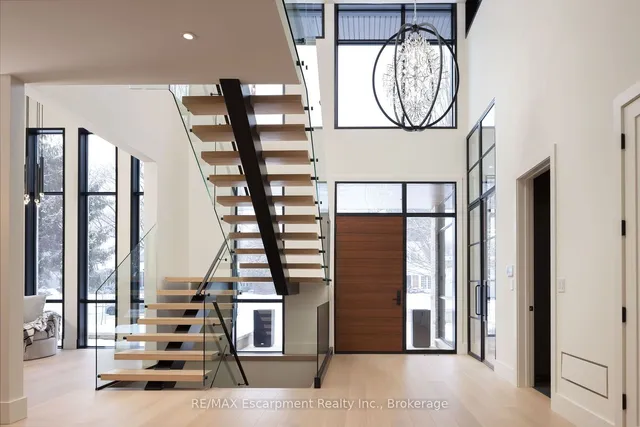 Additional image 5 of 2110 Blyth Cres