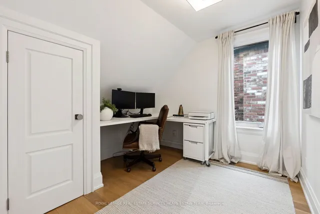 Additional image 23 of 161 Macpherson Ave