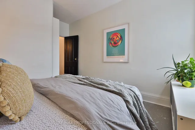 Additional image 27 of 253 Howland Ave