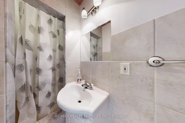 Additional image 36 of 7 Geneva Cres