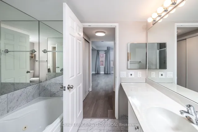 Additional image 29 of 717 Bay St Unit 1004