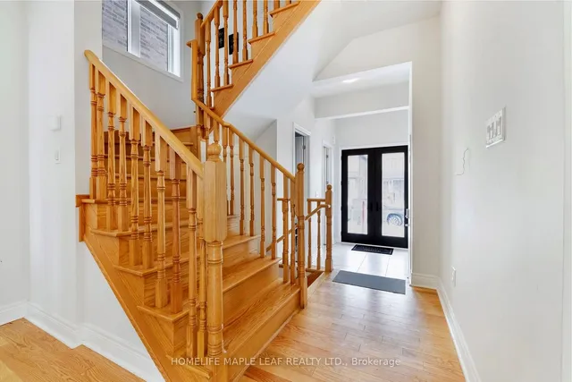 Additional image 12 of 14 ICON St