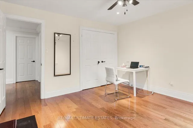 Additional image 34 of 474 Hidden Tr