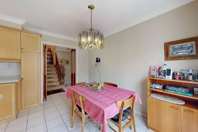 Additional image 18 of 37 Carl Cres