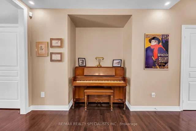 Additional image 12 of 142 Lloyd Sanderson Dr