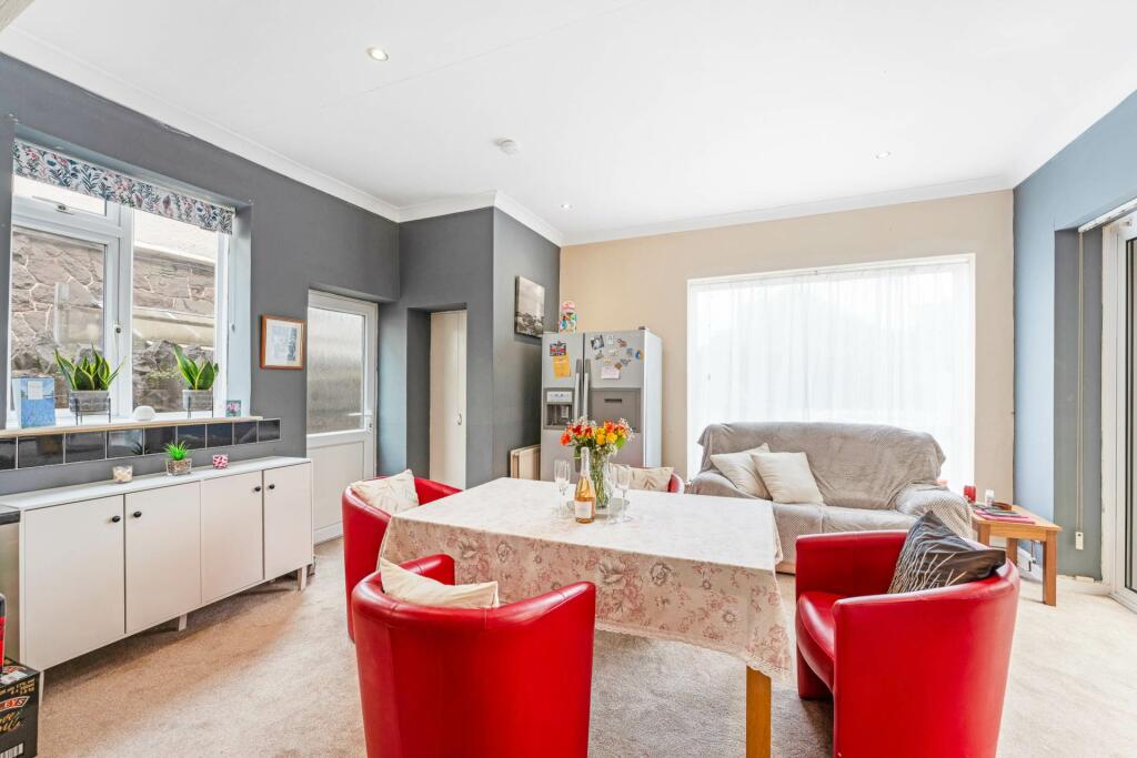 Additional image 8 of Woodland Road, South Ward - Grand Property!