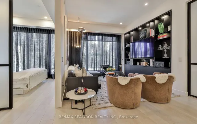 Additional image 10 of 505 Richmond St Unit 419