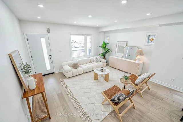 Additional image 33 of 548 Glebeholme Blvd