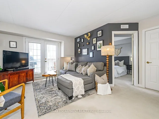 Additional image 17 of 1421 Walkers Line Unit 213