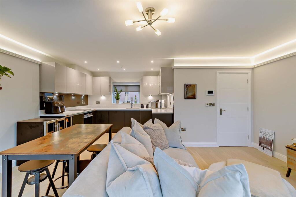 Additional image 2 of Alder House, Henley-In-Arden