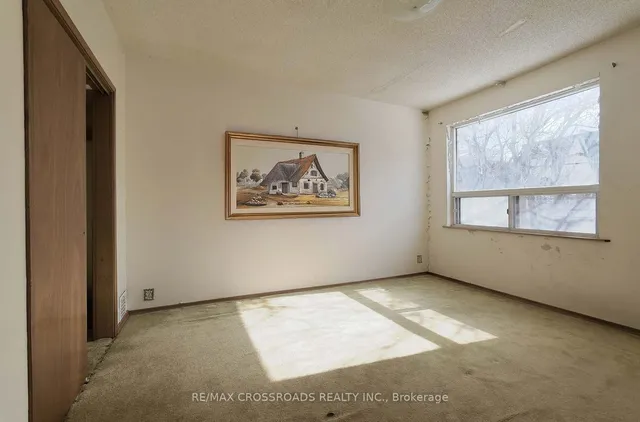 Additional image 13 of 734 Adelaide St