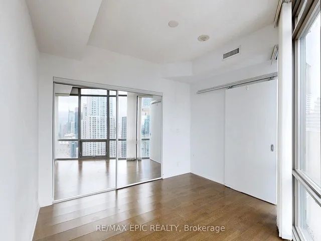 Additional image 33 of 832 Bay St Unit 3208