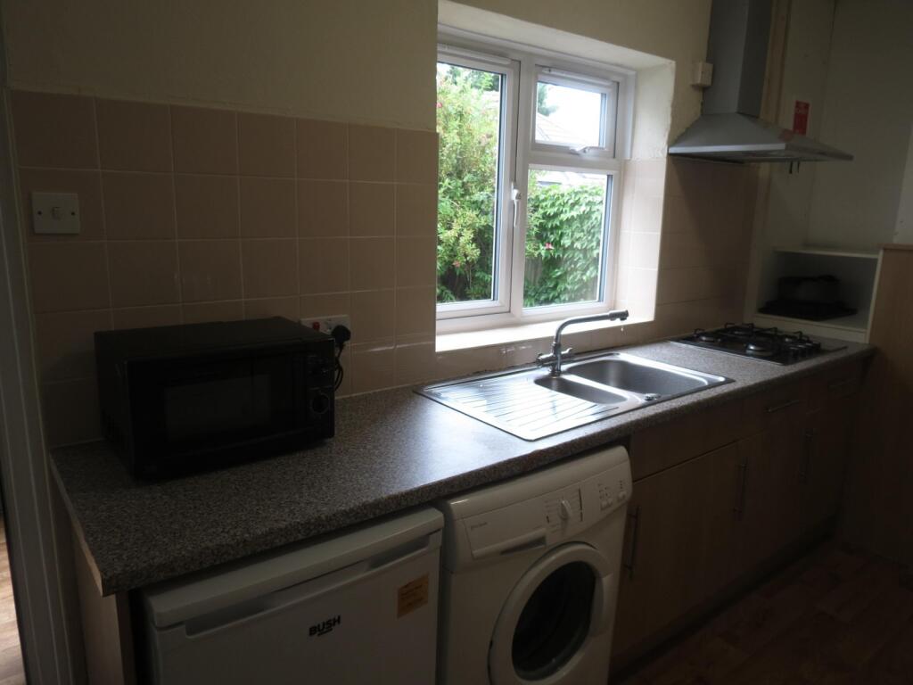 Additional image 3 of 5 bedroom Detached House in Winton