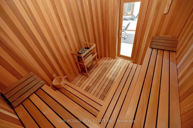 Additional image 34 of 246 Riverside Dr