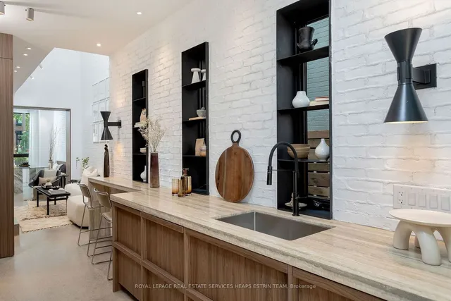 Additional image 7 of 100 Sumach St