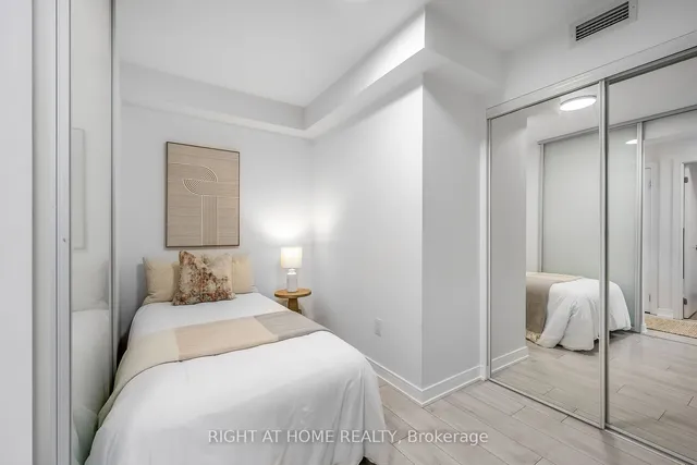 Additional image 18 of 525 Adelaide St Unit 1622