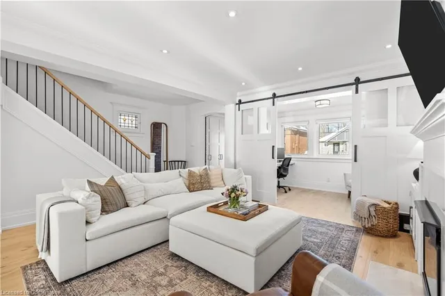 Additional image 10 of 11 Albani St