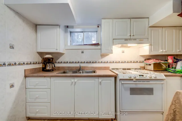 Additional image 23 of 47 Leggett Ave