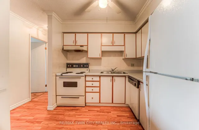 Additional image 16 of 3085 Kingsway Dr Unit 44