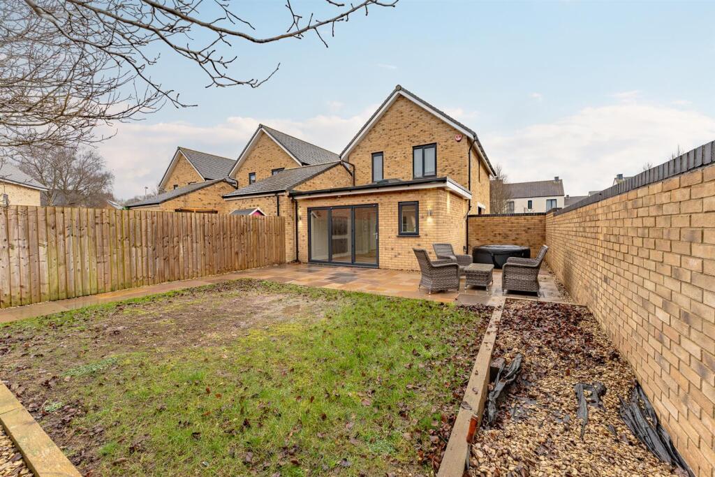 Additional image 2 of Hannah Drive, Locking Parklands - LARGE EXTENSION