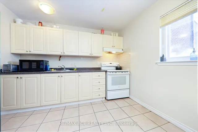 Additional image 7 of 811 Military Tr