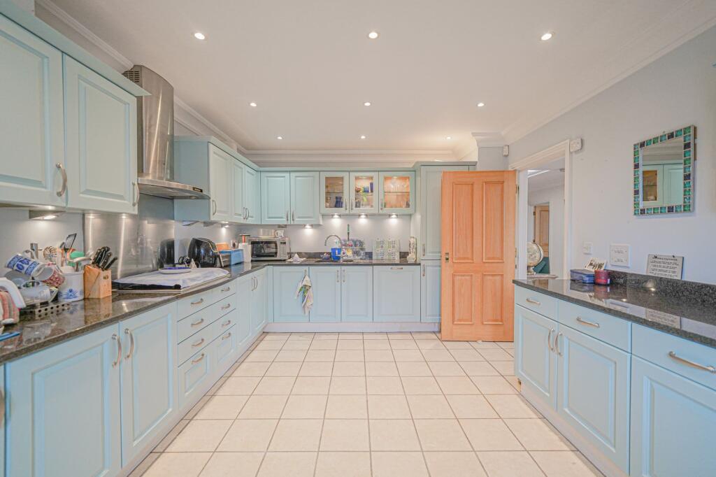 Additional image 9 of Avenue Road, Dorridge, B93