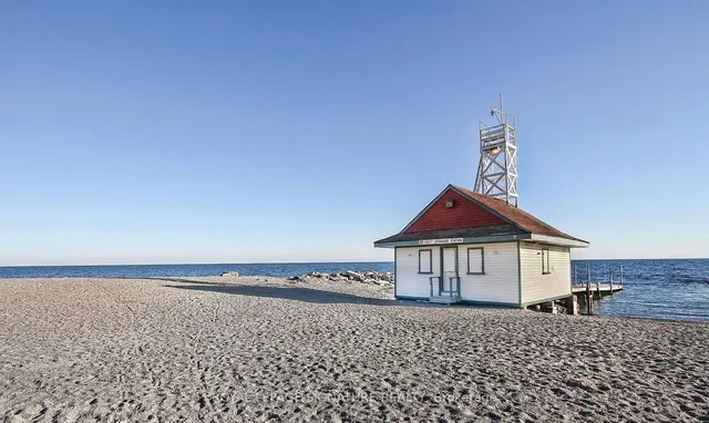 Additional image 22 of 1797 Queen St Unit 402