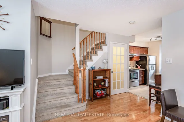 Additional image 4 of 102 Glenashton Dr