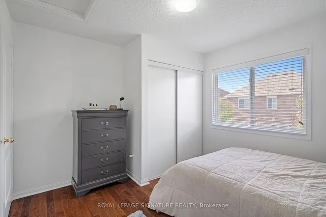 Additional image 24 of 956 Huffman Cres