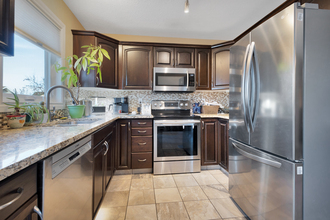 Additional image 3 of 10 Root Close