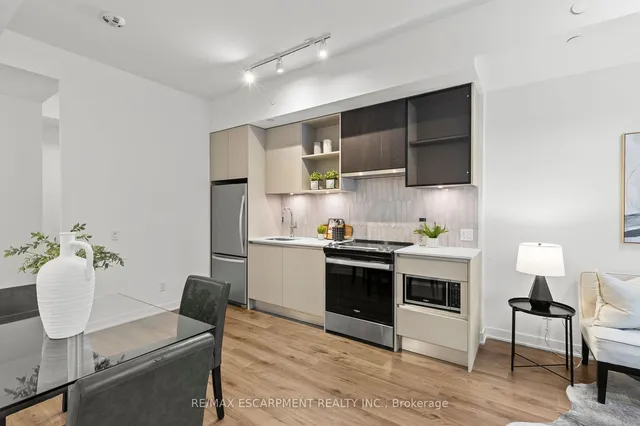 Additional image 13 of 405 Dundas St Unit 316