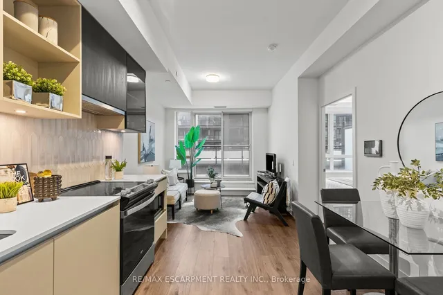 Additional image 11 of 405 Dundas St Unit 316